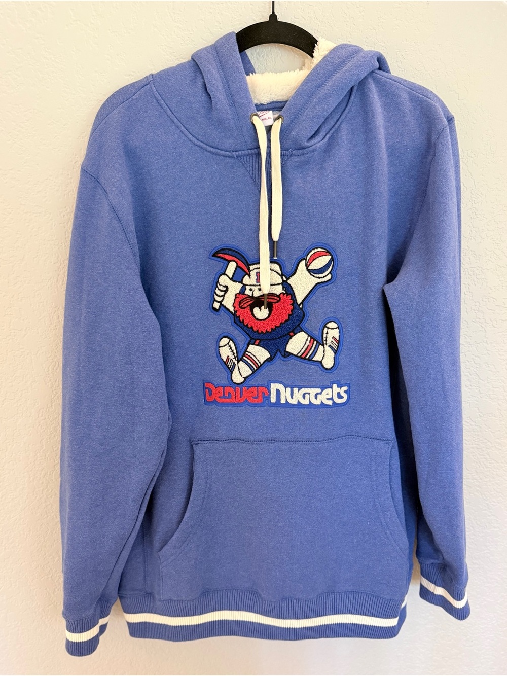 Mitchell & Ness Denver Nuggets Vintage Mascot Hardwood Classics Hoodie – Men’s M